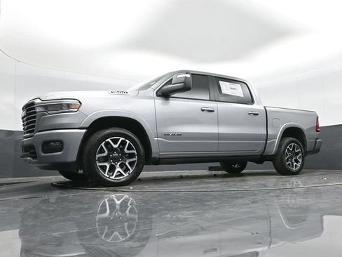 Used 2025 RAM 1500 Laramie AWD/4WD image 43