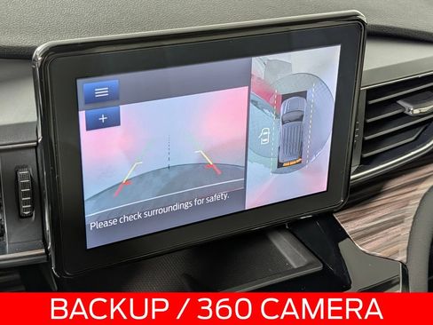 Used 2022 Ford Explorer Limited w/ Equipment Group 301A RWD image 8