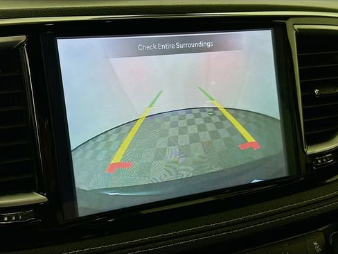 Used 2025 Chrysler Pacifica Limited FWD image 19