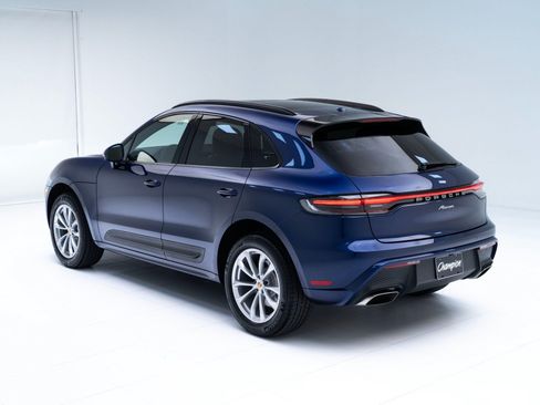 Certified 2026 Porsche Macan AWD/4WD image 3