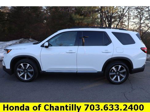 Used 2024 Honda Pilot Elite image 4