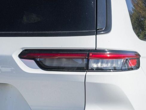 New 2025 Jeep Grand Cherokee L Altitude image 6