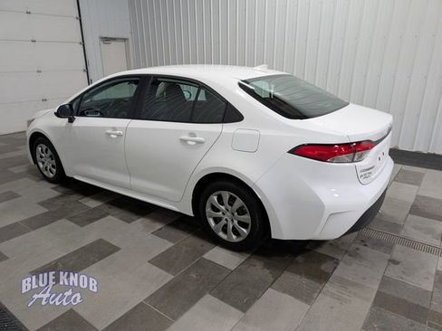 Used 2025 Toyota Corolla LE image 2