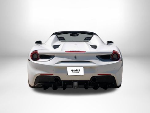 Used 2018 Ferrari 488 Spider RWD image 9