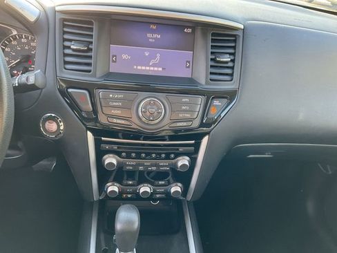Used 2017 Nissan Pathfinder S image 15