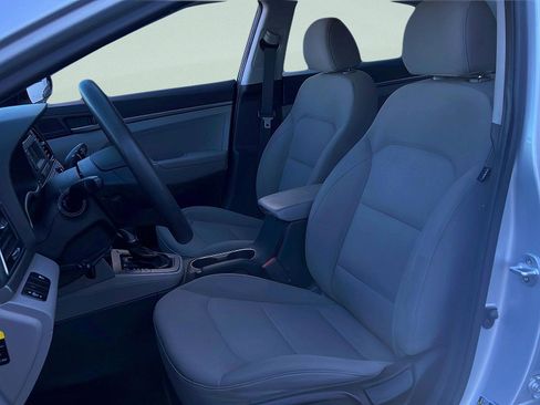Used 2018 Hyundai Elantra SE FWD image 21
