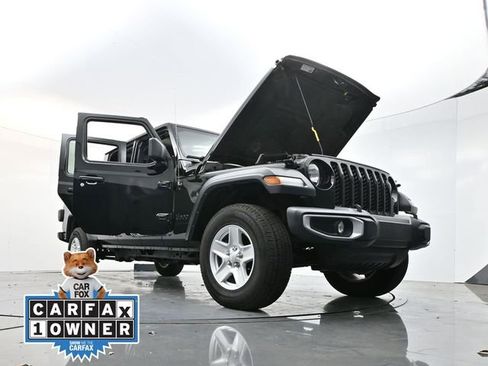 Used 2023 Jeep Gladiator Sport image 36