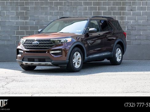 Used 2020 Ford Explorer XLT w/ Equipment Group 202A AWD/4WD image 1