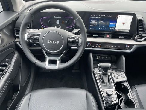 Used 2025 Kia Sportage EX w/ Premium Package image 24