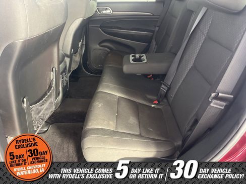 Used 2018 Jeep Grand Cherokee Laredo image 26