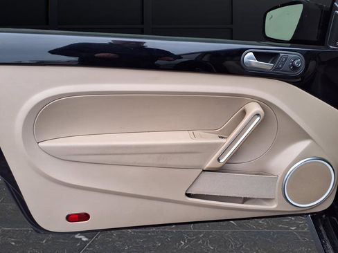 Used 2018 Volkswagen Beetle 2.0T SE w/ SE Premium Package image 15