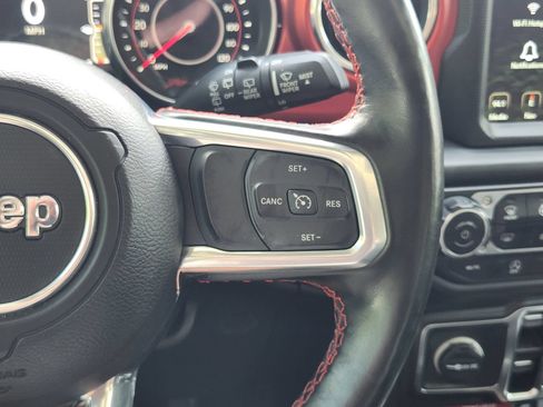 Used 2021 Jeep Wrangler Unlimited Rubicon AWD/4WD image 32