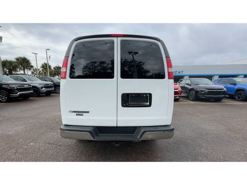Used 2019 Chevrolet Express 3500 LT w/ LT Preferred Equipment Group image 3