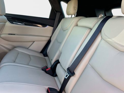 Used 2017 Cadillac XT5 FWD image 14