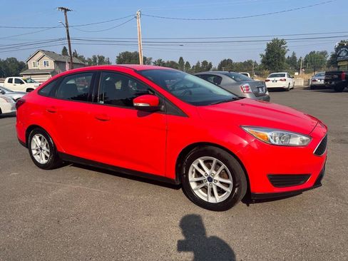 Used 2015 Ford Focus SE FWD image 26