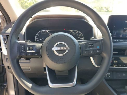 Used 2023 Nissan Rogue SV AWD/4WD image 22