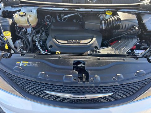 Used 2023 Chrysler Voyager LX FWD image 29