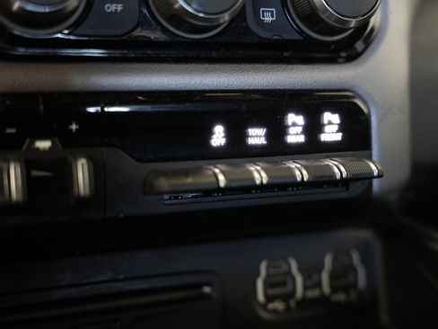 Used 2019 RAM 1500 Big Horn AWD/4WD image 27