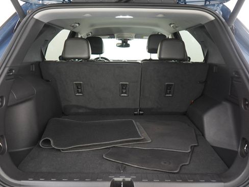 Used 2024 Chevrolet Equinox Premier AWD/4WD image 9