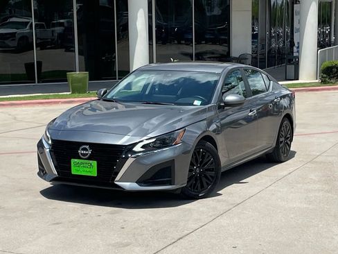 Used 2025 Nissan Altima 2.5 SV w/ SV Special Edition Package FWD image 9