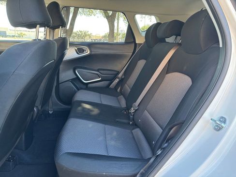 Used 2025 Kia Soul LX w/ LX Technology Package image 20