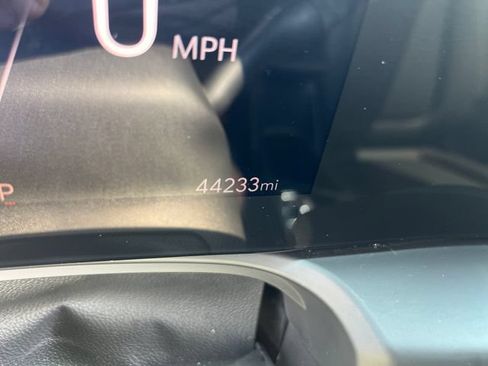 Used 2024 Buick Encore GX Sport Touring w/ Comfort Package AWD/4WD image 16