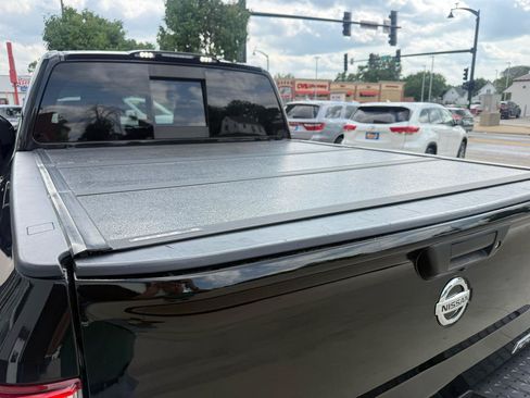 Used 2017 Nissan Titan PRO-4X AWD/4WD image 19
