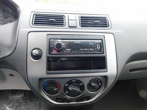 Used 2006 Ford Focus SES image 10