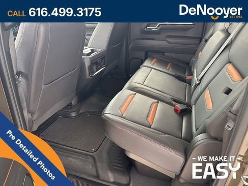 Used 2023 GMC Sierra 1500 AT4 w/ AT4 Premium Package AWD/4WD image 12
