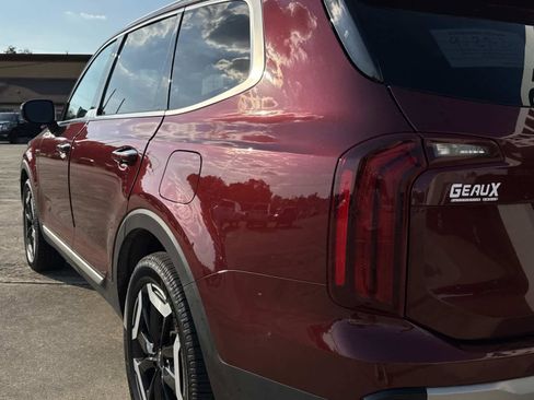Used 2023 Kia Telluride S w/ S Sunroof Package image 9