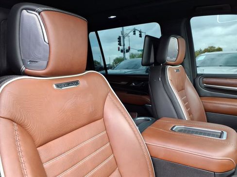 Used 2023 GMC Yukon XL Denali Ultimate image 13