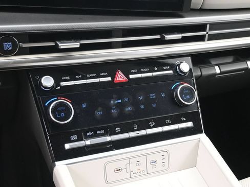 Certified 2025 Hyundai Santa Fe SEL AWD/4WD image 18