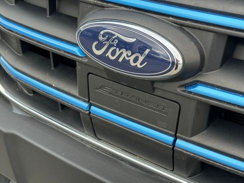 Used 2023 Ford E-Transit Medium Roof RWD image 11