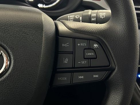 New 2026 Toyota Sienna LE FWD image 28