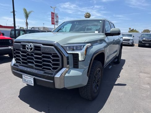 Used 2025 Toyota Tundra Platinum w/ TRD Off-Road Package AWD/4WD image 2