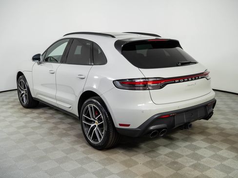 Certified 2024 Porsche Macan S AWD/4WD image 3