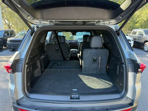 Used 2025 Buick Enclave Preferred image 8