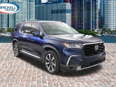 Used 2023 Honda Pilot Touring image 7
