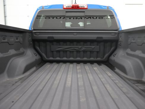 Used 2023 Chevrolet Colorado ZR2 w/ ZR2 Convenience Package III AWD/4WD image 30