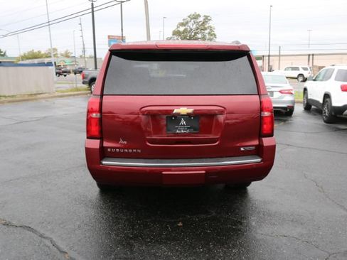 Used 2017 Chevrolet Suburban Premier image 6
