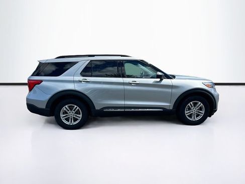 Certified 2022 Ford Explorer XLT w/ Class IV Trailer Tow Package AWD/4WD image 11