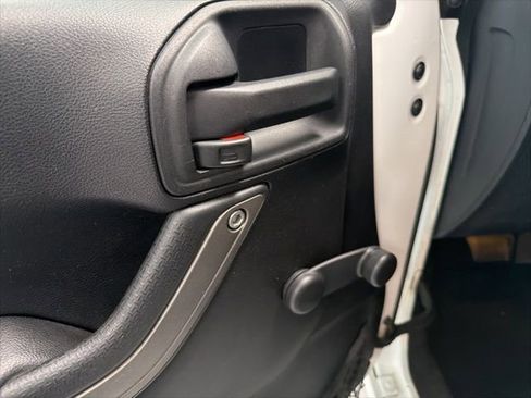 Used 2014 Jeep Wrangler Sport AWD/4WD image 13