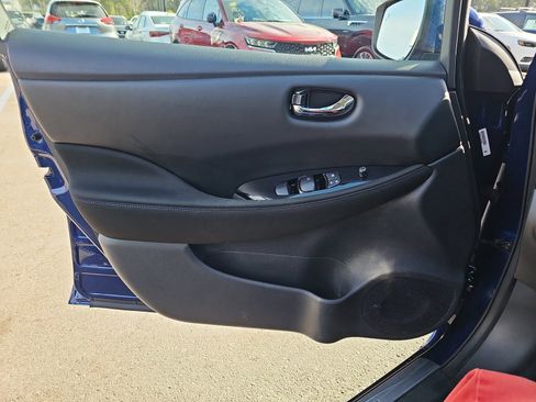 Used 2023 Nissan Leaf SV Plus image 27