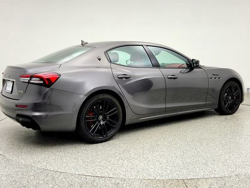 Used 2023 Maserati Ghibli Modena RWD image 5