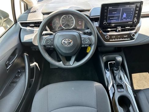 Used 2022 Toyota Corolla LE FWD image 18
