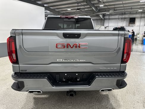 Used 2024 GMC Sierra 1500 Denali w/ Denali Reserve Package AWD/4WD image 9
