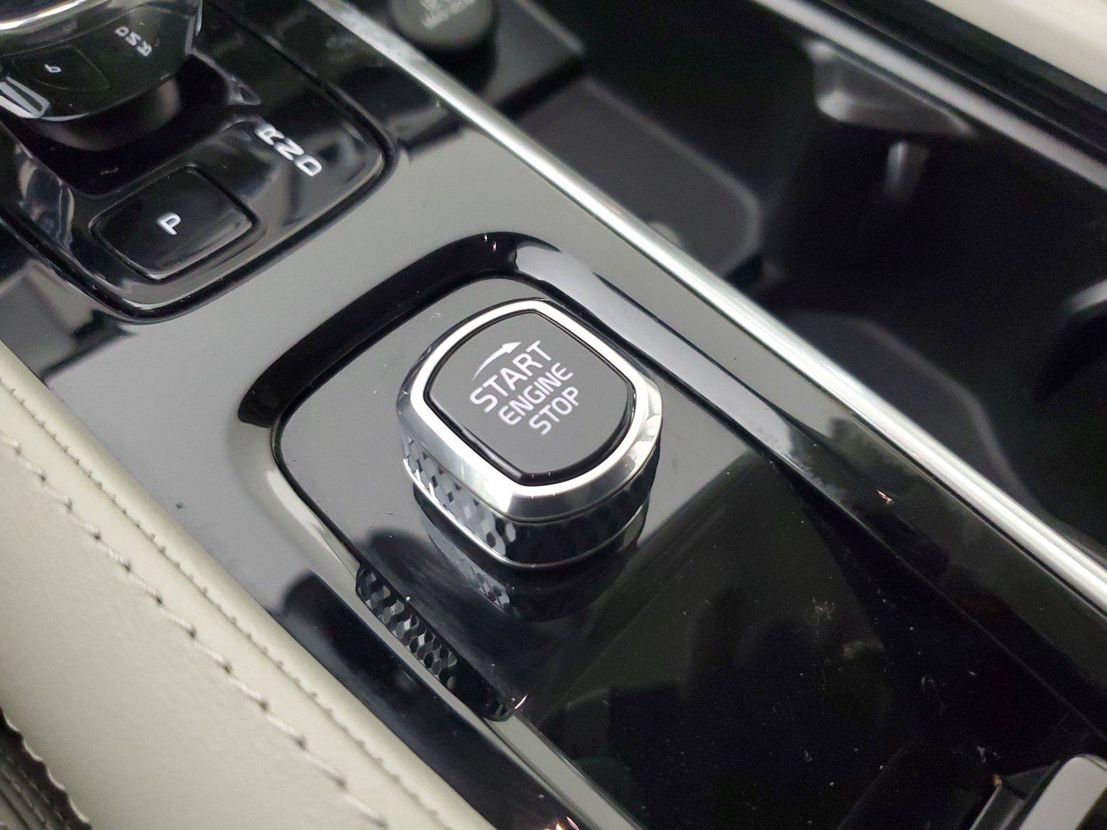 Certified 2024 Volvo XC90 B6 Ultimate w/ Protection Package Premier AWD/4WD image 33