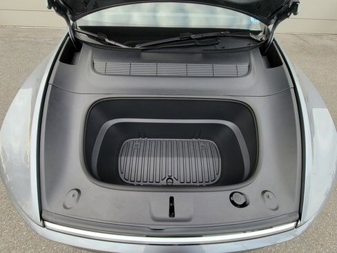 Used 2026 Tesla Model Y Long Range image 9