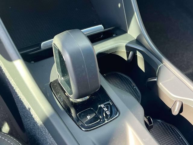 Used 2023 Volvo XC40 B5 Core AWD/4WD image 32