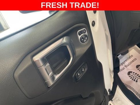 Used 2024 Jeep Wrangler Unlimited Rubicon 4xe AWD/4WD image 11
